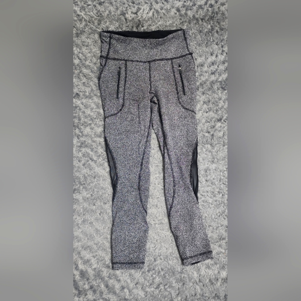 lululemon Chakra alpine 25" invigorates sz 6